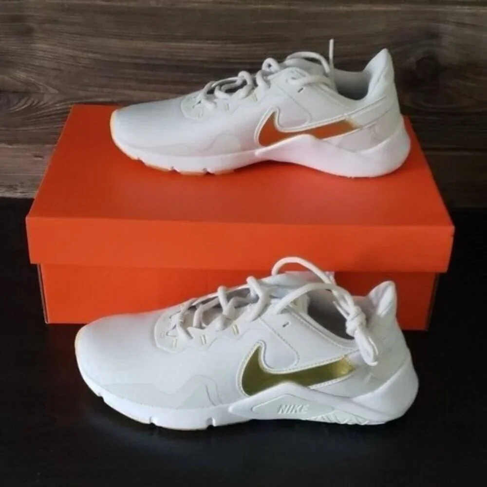 New‎ Nike Legend Essential Womens Running Shoes Size 8 Casual LIghtweight Gym